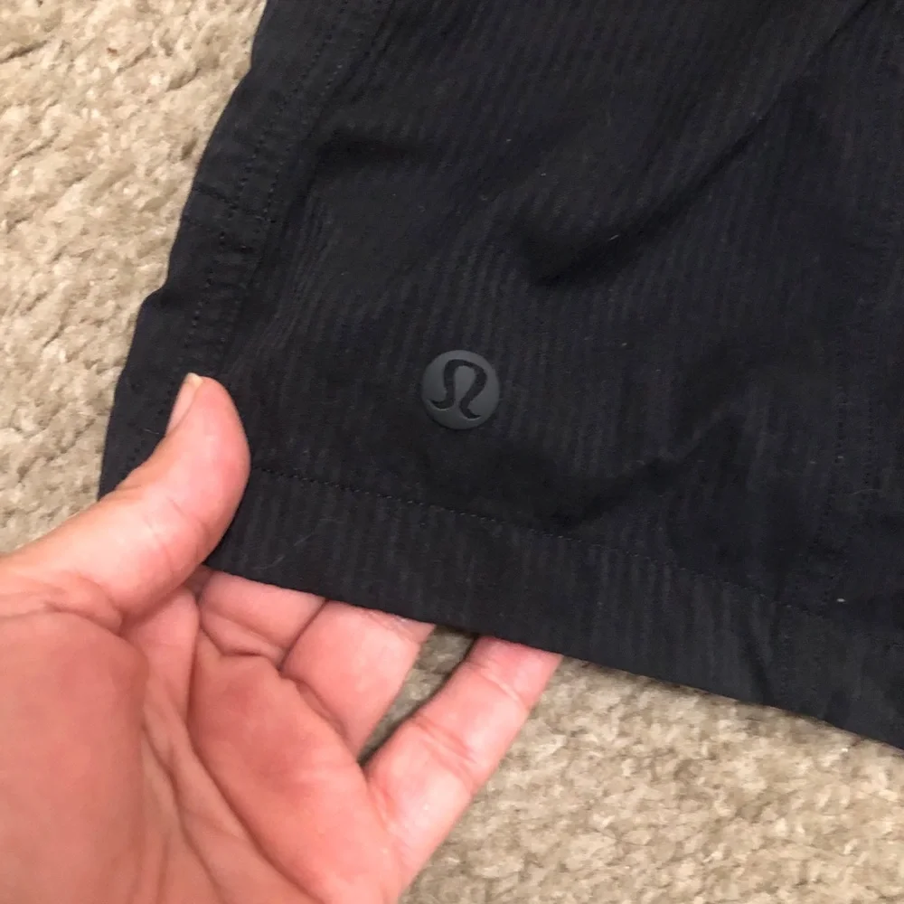 lululemon athletica Black Athletic Drawstring Shorts Size 4 Great conditions